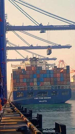 Container Loading GONE WRONG! CMA CGM NINGBO: HUGE Cargo Ship #ship #cargoship #containership