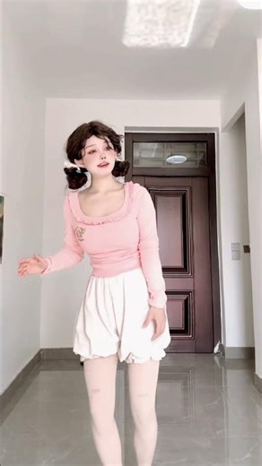 Best female robot dancer ever