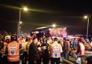 6 dead, 15 injured in a bus accident on Highway 1 | The Jerusalem Post
