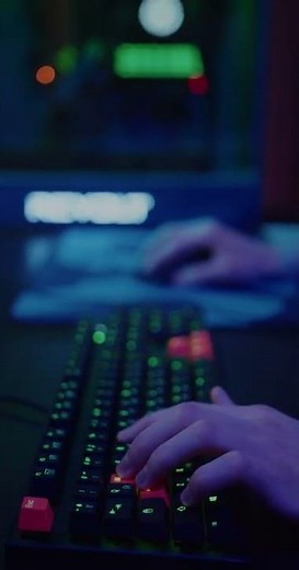 FREE STOCK VIDEO - 4K - Person Playing On a Computer