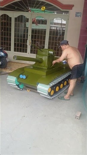 mô hình xe tăng vừa làm chuẩn b lể 30/4/2027