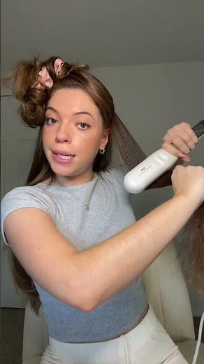 The best straightening brush ever!?👀 wavytalk pro steam straightener