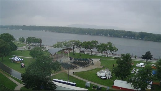 Mississippi River floodwaters appear to reach high point in La Crosse