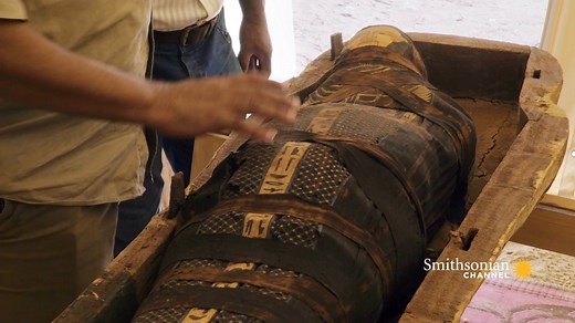 668K views · 641 reactions | A newly uncovered mummy appears to be that of an Egyptian noblewoman with a host of physical deformities. Egyptologists speculate that she likely would have had a difficult life–were it not for the care of her wealthy family. Tomb Hunters: Mystery of the Painted Mummy | Smithsonian Channel | Facebook