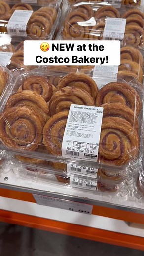 I spotted this brand new Raspberry Morning Bun 9-pack at the Costco Bakery! These all butter croissant pastries are made with granulated sugar and a delicious raspberry filling…I’m OBSESSED! 🤤 ($8.99) #costco #pastries #bakery