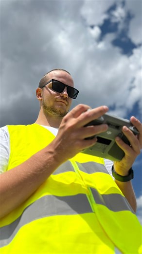 4.3K views · 18 reactions | A jak bzyczą wasze maluchy?  #drones #drone #drony #lotnictwo #pilot #dronypolska #sts #pilotdrona #szkolenie #bsp #dji #djimini4k #djimavic3 #djiair2s Dron • Drony • Drones • Ośrodek szkoleniowy dla pilotów dronów • BSP • Szkolenie • DJI • Mini 4K • Mavic 3 Multispectral • Air 2s | Dronifly | Facebook