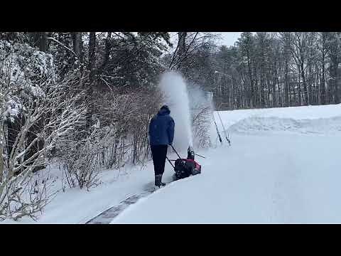 Honda HS720 Snowblower Quick Review