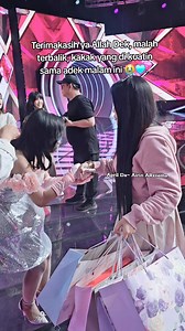 995K views · 30K reactions | Malah terbalik, terimakasih dek sudah menjadi penguat kakak 勺勺勺勺爐輸輸. #DEDEAPRIL #APRILDA7 #AIRINARZZEMABP | Riin ARzzema | Facebook