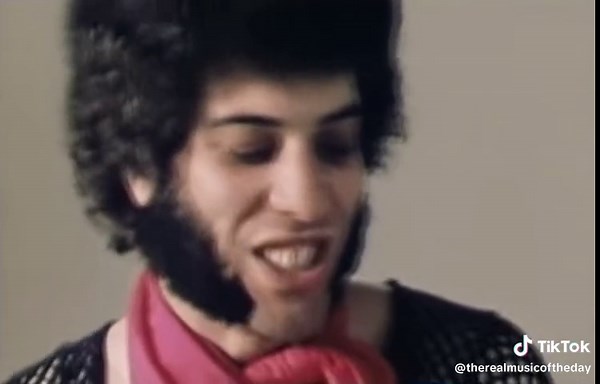 In The Summertime ~ Mungo Jerry #inthesummertime #mungojerry #fyp #foryoupage #foryou #1970smusic #1970s #oldmusic #viral #tophits #musicvideo #summer