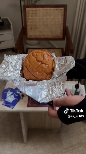 مطعم هوبا السحابي: برجر لذيذ مع هدايا