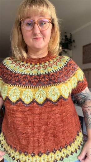 🎬 When you finish knitting a pullover and wear it unblocked because patience is overrated 😎✨ She’s fresh off the needles, a little crinkly, a little wild - but full of potential (just like me before coffee ☕️). Blocking? Maybe tomorrow. Today, we celebrate the freshly baked sweater energy! 🧶💃 100% made by me 🥰 and for me 🤪 Yarn: @cecilygroveyarns Pattern: coming soon #letesknits #freshofftheneedles #cecilygroveyarns #blockingisoverrated #knitting #sweaterweather | Lete's Knits