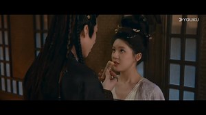 Even when we fight, I subconsciously protect you!💓 #TheStoryofPearlGirl #珠帘玉幕 #YOUKU #优酷 | Youku