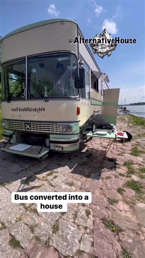 124K views · 1.5K reactions | Bus converted into a house | Alternativehouse | Facebook