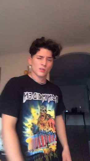 Fun Lip Sync Challenge with Catchy Sound Effects