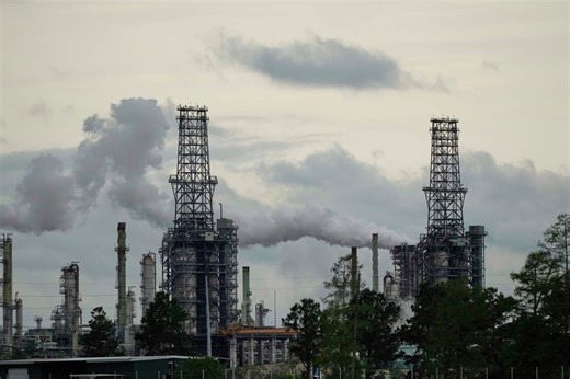 Fire at Marathon Petroleum refinery sparks Texas City alert