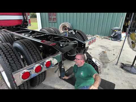 Freightliner Classic "X" Tail Lights & Mudflaps