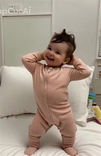 Here's the tutorial for the viral ai dance effect. Create it easily for free with just one photo. Aldance, Al Dance Trend, Al Dance Tutorial, Dance Effect, Al Dance Effect,Al Dancing Video, Animate Photo to Dance, Mimic Motion, Al Dance Generator,Dance Al App, Free Al Tool howto Make Your Photo Dance #capcut #capcutpioneer #dancewithcapcut #dance #aieffects