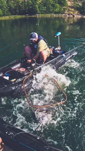 Erik Müller on Instagram: "🤯💥When the net is too small, excitement and fun is guaranteed. 😁 It took us three attempts to get this beefy halibut into the net, then the ride began and Steven had to work hard to hold the net. The landing net held and the magnificent flatfish was safely landed. It’s always amazing how much strength and endurance this species of fish has! 🥵 - Herring Shad V2 - Sg8 Alpha Rod-140g - E-Rider Kayak #Savagegear #halibut #kayakfishing #bigfish #Spinfishing"