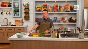 98K views · 638 reactions | You never have to struggle with peeling cloves of garlic again thanks to Chef Jet Tila! Catch up on Jet's previously-live classes now available on-demand on the #FoodNetworkKitchen app! | Food Network | Facebook