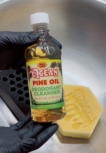 Discover the Benefits of Pine Oil for Cleaning