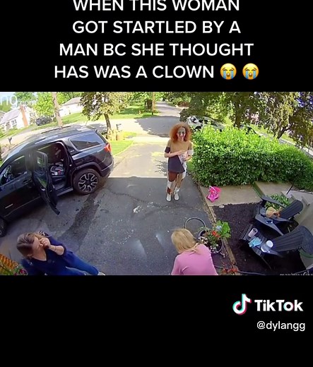 Startling Encounter: Woman Mistakes Man for Clown and Screams in Fear