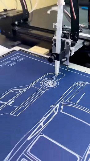 Watch pure analog wizardry bring the iconic Porsche 993 to life one line at a time! This plotter art captures every curve of the legendary air-cooled 911 (1993-1998). From the 3.6L flat-6 to those perfect rear haunches, every detail is pure automotive perfection. Zoom in for the tech specs, then geek out over the smooth vector plotting in action! Tag a Porsche fan and tell us which 993 memory makes your heart race! #Porsche993 #PlotterArt #AnalogArt #AutomotiveArt #PorscheLove #CarArt #VectorArt