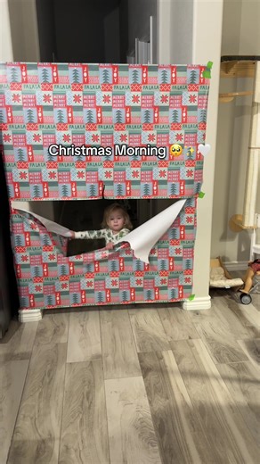 Her reaction was EVERYTHING 🥺🥺🥺 She asked Santa for a teddy bear, specifically brown, snacks and some cookies 🥺 #christmas #haul #mom #dad #reaction