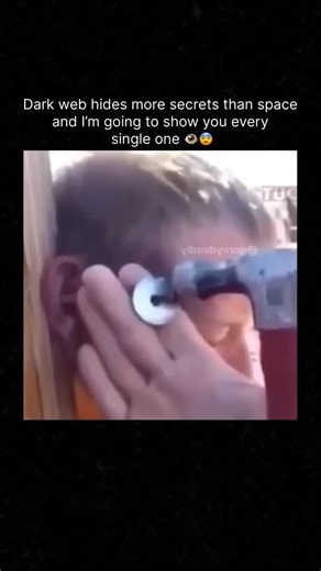 Banned footage only on Instagram: "Just @bannedfootageonly 1997年の映画『タイタニック』 は、ジャックとローズの運命的な恋を通して、悲劇の中で も続く感情の深さを描いた作品だ。派手な演出よりも登場 人物の感情に焦点を当てたジェームズ・キャメロン監督の スタイルは、今振り返っても胸が締め付けられる。沈没 シーンだけでなく、二人が見つめ合った瞬間の方がより記 憶に残る。この感情を完成させるのがセリーヌ・ディオン の『マイ・ハート・ウィル・ゴー・オン」だ。最初は穏や かだが、ある瞬間から自然と涙が込み上げてくる感覚を呼 び起こす。 特に後半の歌声は、トムとローズの最後のシーンに隠れて しまいがちだ。 「このノラが流れるなぜかあのシーンを思い出す」と多く の人が口にするが、映画と音楽が自然に融合した曲なの だ。1998年アカデミー主題歌賞を含む数々の賞を受賞し たのも、単なる人気ゆえではない。聴く者すべてに『時代 の感覚』を宿し、時を経ても色褪せない力強さを感じさせ る。久しぶりに聴くと、静かな夜に一人で映画を観終えた ような気持ち