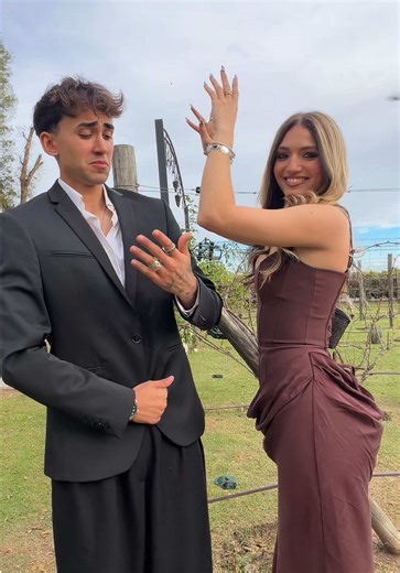 tengo menos gracia bailando sevillana😣😣