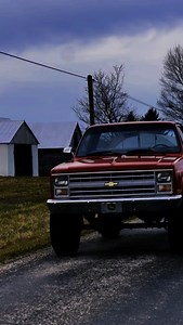 Check out this Amazing 1985 Chevrolet K20 Custom Deluxe on a 4” BDS lift and 35” Tires!😍🙌🏻👏🏻 Owner: Seth Perkins 🎥: Logan Perkins —————————————————— FOLLOW Ultimate Squarebody for more content like this! | Ultimate Squarebody