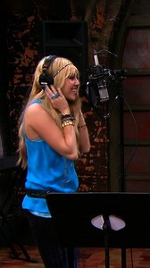 En resumen, una de las MEJORES CANCIONES de Hannah Montana existe gracias a Taylor Swift 🛐 (y su pista extra) 😏 | Disney Channel Latinoamérica
