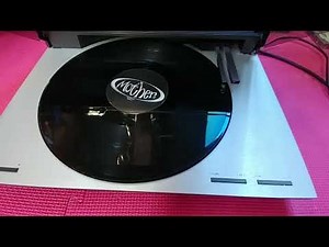 Qualitronics function demonstration of a Bang and Olufsen Beogram 3300 Turntable