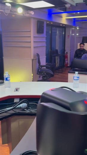 Alain Souchon, 81 ans ✨🙏Jamais vécu autant d’émotions qu’avec Alain Souchon et ses enfants lors d’une interview. Un vrai partage 🎶 #souchon @nostalgie | Jean-Luc Reichmann