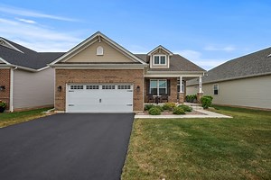 304 Links Dr, Addison, IL 60101 - MLS 12128637 - Coldwell Banker