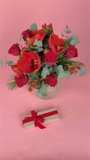 ✨ Maak je klaar voor de feestdagen met Euroflorist! Feestelijke bloemen, exclusieve winacties, trendinspiratie en nog veel meer komen jouw kant op. Volg ons voor een vleugje kerst magie! 🎄 #euroflorist #kerst #feestdagen | Euroflorist Nederland