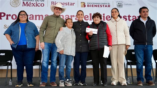 En Coahuila invertimos ocho mil millones de pesos en 2025-2030 para garantizar agua potable a la población. Más de 600 mil habitantes reciben Programas para el Bienestar. Anunciamos un plan especial para el municipio de San Pedro en materia de agua, apoyo al campo y empleo; en breve llegarán equipos del gobierno federal. Regresamos en seis meses para supervisar avances. | Claudia Sheinbaum Pardo