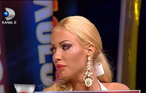 8.5K views · 27 reactions | Loredana Chivu a făcut atac de panică și a izbucnit în plâns când a fost atacată de Dana Criminala | WOWbiz.ro | Facebook