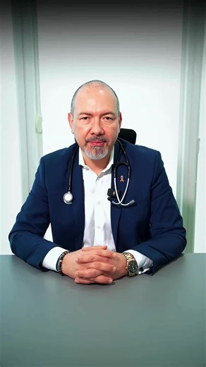 🔬 ¿Sabías que tu sangre puede revelar mucho más de lo que imaginas? El hemograma completo es una herramienta clave para evaluar tu salud general. 💡 Este examen permite detectar condiciones como anemia, infecciones, inflamaciones, leucemia y otras alteraciones hematológicas antes de que se manifiesten de forma grave 📍 Cuida tu salud desde adentro. Un simple análisis puede marcar la diferencia. 👉 Agenda tu hemograma y consulta con el Dr. Carlos Montero. Tu bienestar empieza en la sangre. Dr. C