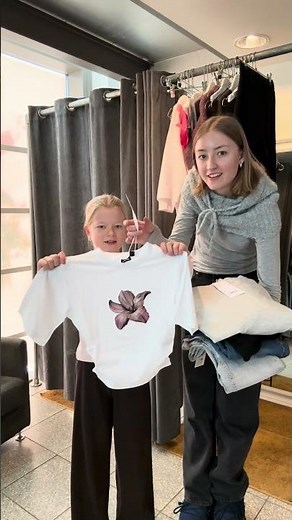 Lærke har vinterferie ❄️ og hun besøgte os her i butikken 🩷 Tak for besøget