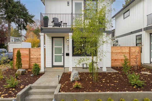Why these new cozy cottages are causing a stir in Lake Oswego’s real estate market