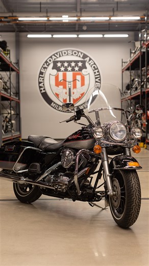 王たる貫禄。ロードキング、万歳！ ウィリー・G・ダビッドソンのエピソードは、まだまだ続きます ホームカミング・フェスティバルの詳細、チケットはこちらから https://bit.ly/3XzoBQE | Harley-Davidson Japan / ハーレーダビッドソン ジャパン