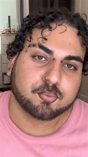 How to make your lips the centre of attention #makeuphacks #beautyhacks #makeuptutorial #tutorial #makeup #beauty #lipstick | Sara Peiper | Facebook