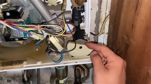 热水器代码e7—！，没想到用这个小妙招就解决了