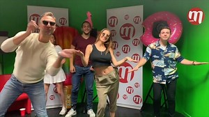 Soca party sur la plage avec l'équipe du Grand Réveil 😎🌴☀️ | M Radio