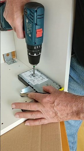 IKEA UTRUSTA Dämpferscharnier montieren!