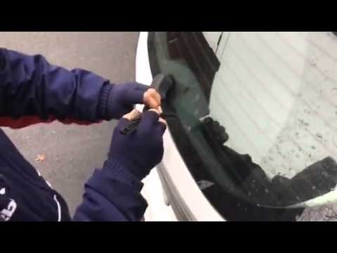 HOW To replace rear windshield wiper blade on a FORD FOCUS