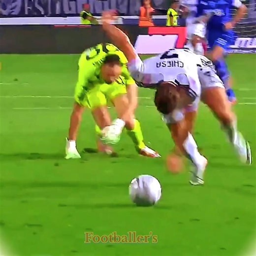 Federico Chiesa’s Unbelievable Speed! ⚡🇮🇹 #Shorts #Chiesa #Football