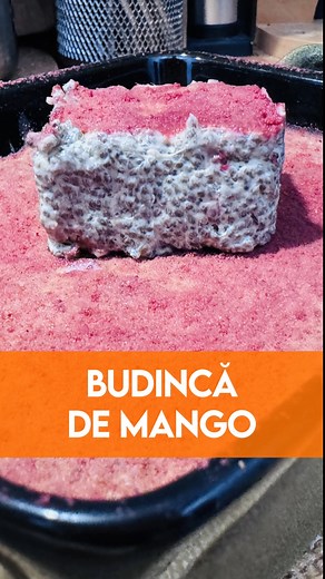 🥭 Budincă de Mango cu Chia 🌱 Un desert exotic, sănătos și răcoritor, în care semințele de chia se transformă într-o textură cremoasă, îmbinate perfect cu dulceața naturală a mango-ului ❤️ Fără zahăr rafinat și plin de nutrienți, este alegerea ideală pentru un mic dejun energizant sau o gustare lejeră 😋 Simplă, fresh și gata de savurat în doar câteva minute ✨🥄 Ingrediente pentru Budincă de Mango cu Chia: 1 conservă mango; 300 g iaurt grecesc; 200 g semințe de chia; 200 ml lapte; 20-30 ml siro