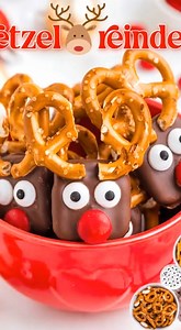 1.5K views | 歷 Pretzel Reindeer Treats 蓼 Ingredients Square or...