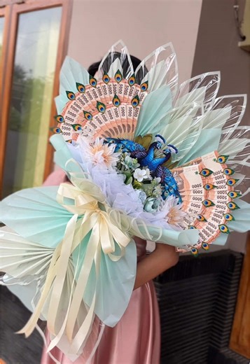Buket Uang Merak: Creative Money Bouquet Ideas
